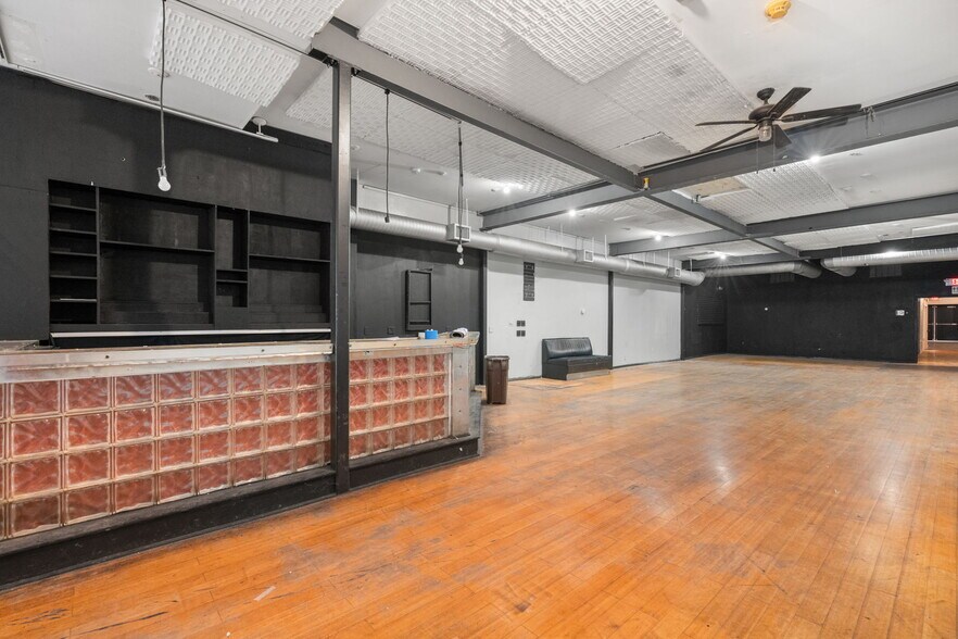More Photos Of 323 Wall St, Kingston Theater Concert Hall For Lease