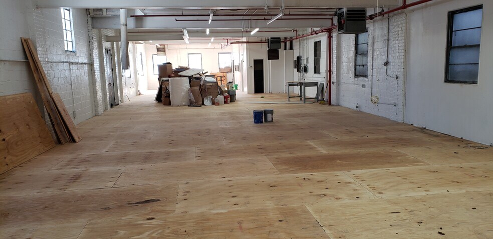 More Photos Of 429 E 164th St, Bronx Warehouse For Lease