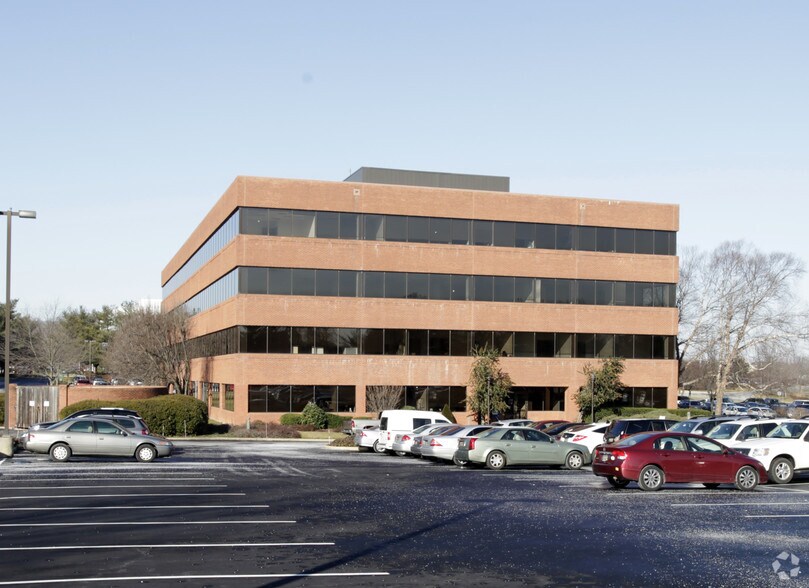 More Photos Of 200 Continental Dr, Newark Office For Lease