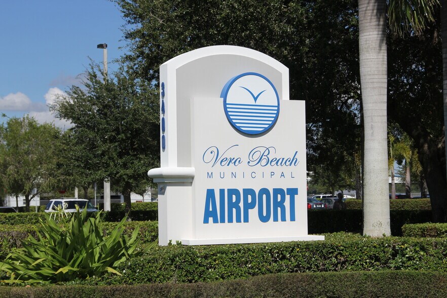 More Photos Of 2045 14th Ave, Vero Beach Office Residential For Sale