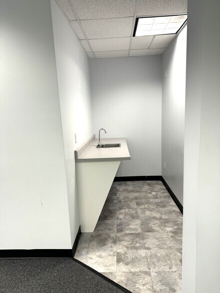 More Photos Of 7560 Rangewood Dr, Colorado Springs Medical For Lease