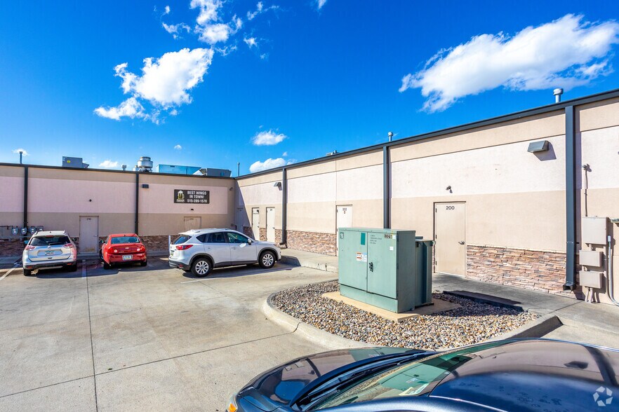 More Photos Of 1325 SW Oralabor Rd, Ankeny General Retail For Sale