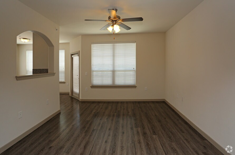 More Photos Of 1601 E Debbie Ln, Mansfield Apartments For Lease