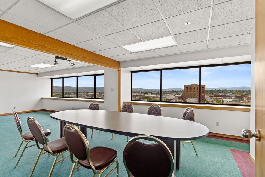 More Photos Of 402 E Yakima Ave, Yakima Office For Lease