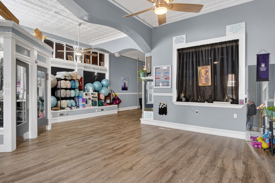 More Photos Of 104-110 S Hill Ave, South Hl, South Hill Office Residential For Sale