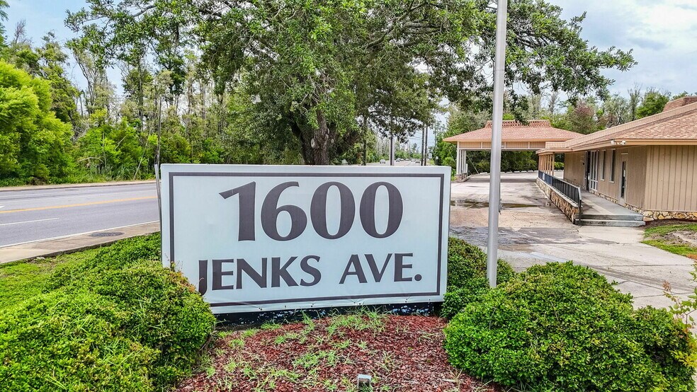More Photos Of 1600 Jenks Ave, Panama City Medical For Sale