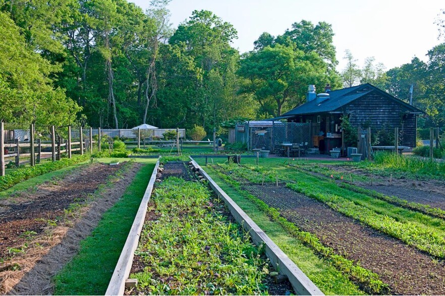 More Photos Of 1615 Bridgehampton, Sag Harbor Restaurant For Sale