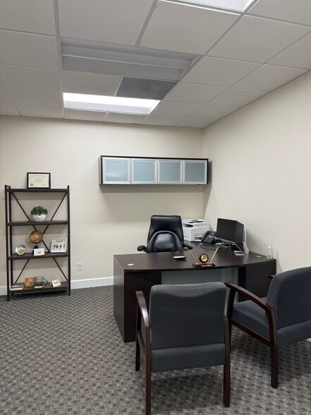 More Photos Of 935 Main St, Safety Harbor Office For Lease