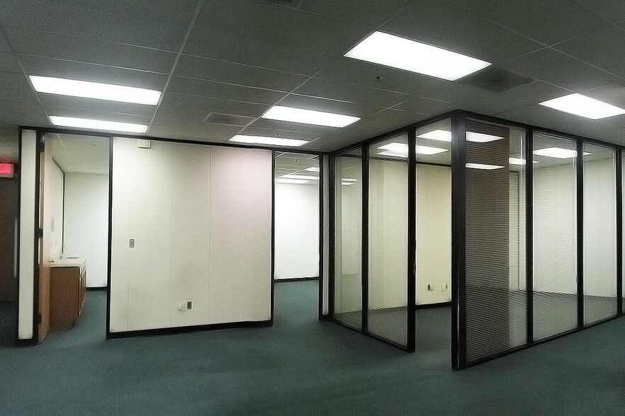 More Photos Of 3500-3560 Park Center Dr, Dayton Flex For Lease