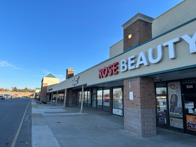 More Photos Of 850 S Hamilton Rd, Columbus Unknown For Lease