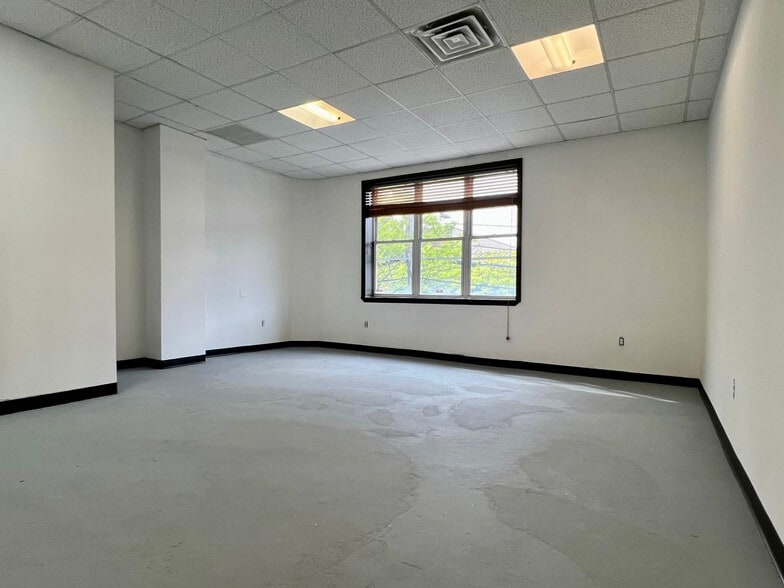 More Photos Of 18-17 42nd St, Astoria Light Distribution For Lease