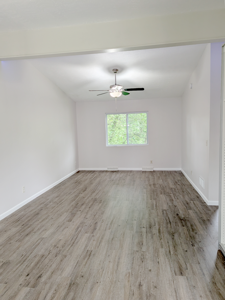 More Photos Of 802 S Jenkins Blvd, Akron Apartments For Sale