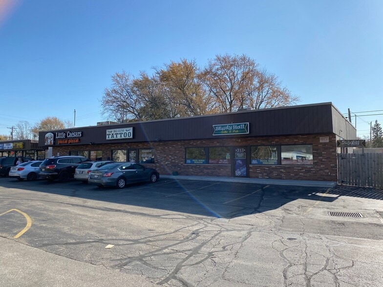 Primary Photo Of 313 E Calumet St, Appleton Freestanding For Lease