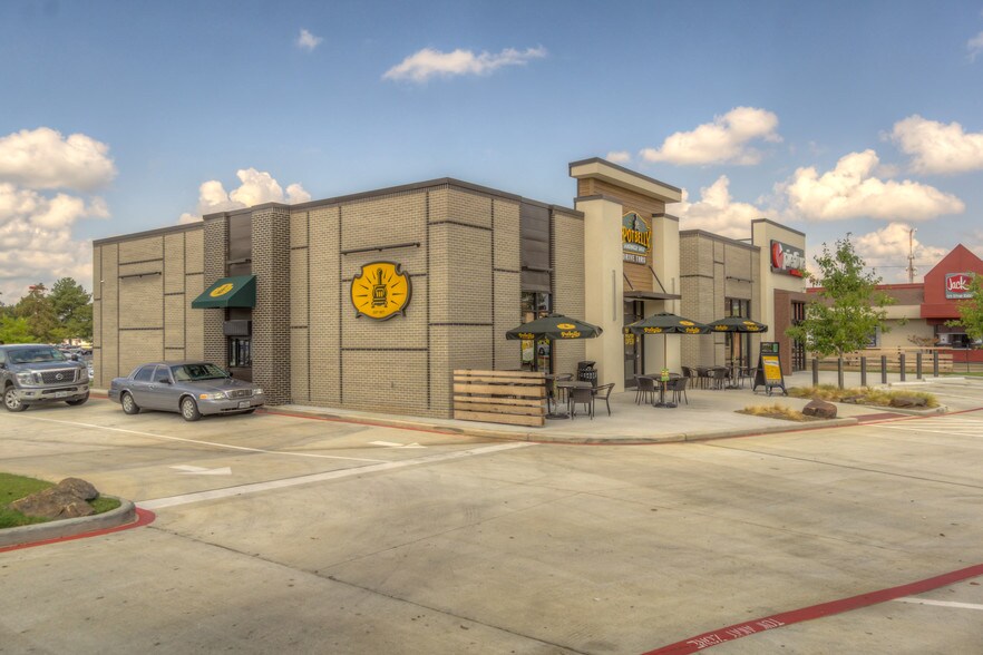 More Photos Of 6995 S Broadway Ave, Tyler Restaurant For Lease