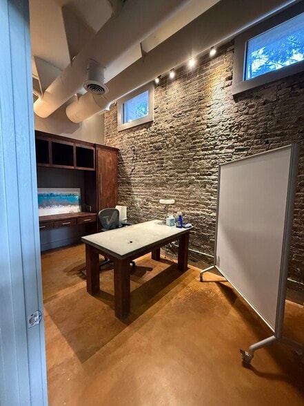 More Photos Of 100 41st St S, Birmingham Loft Creative Space For Sale