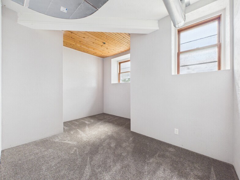 More Photos Of 220 E 6th St, Minden Office Residential For Sale