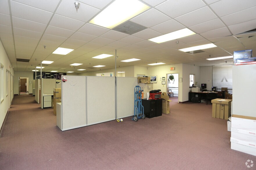 More Photos Of 225 Curie Dr, Alpharetta Light Distribution For Lease