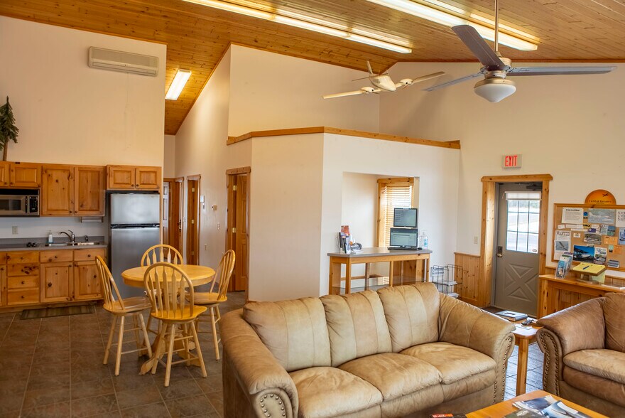 More Photos Of 24226 Lone Pine Rd, Hinckley Airport For Sale