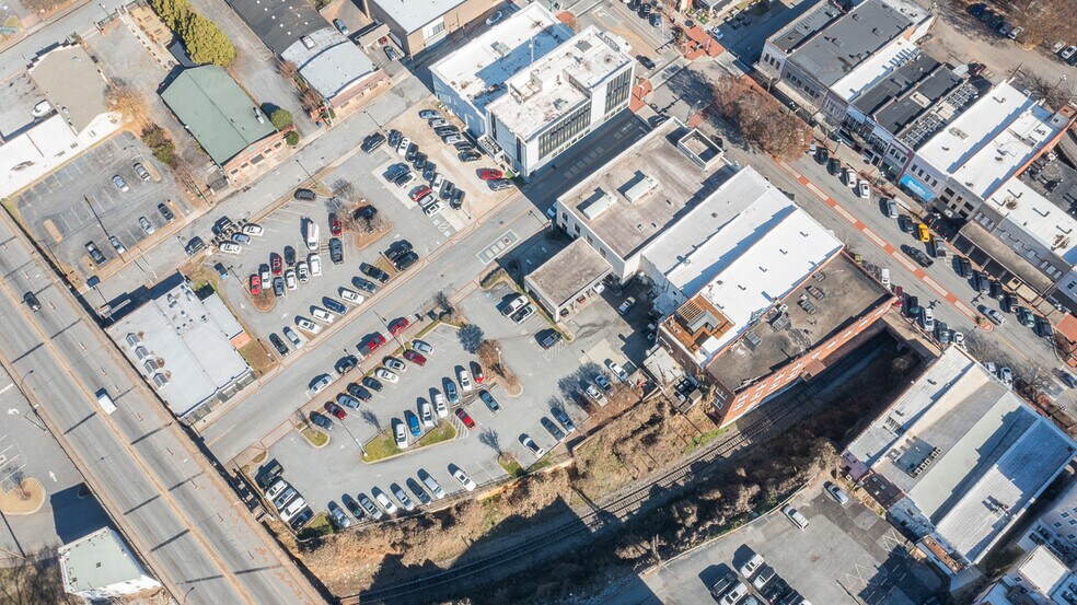 More Photos Of 129 N Main St, Anderson Office For Lease