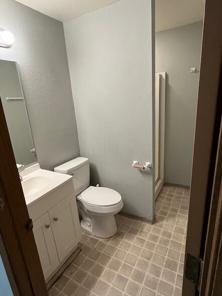 More Photos Of 9709 124th St E, Puyallup Specialty For Lease