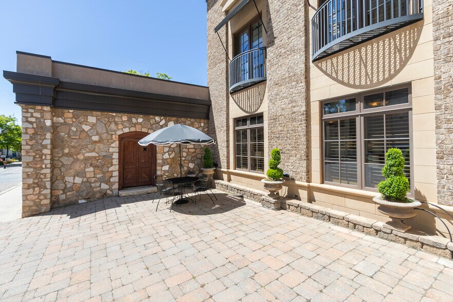 Primary Photo Of 151 E Church St, Anderson Hospitality For Sale