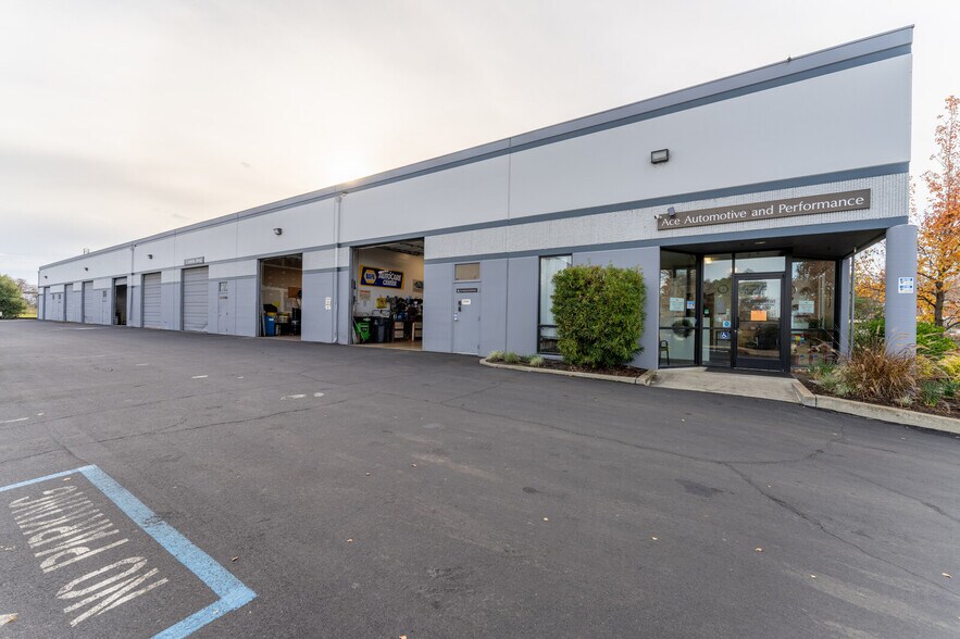 More Photos Of 4949 Fulton Dr, Fairfield Research And Development For Lease