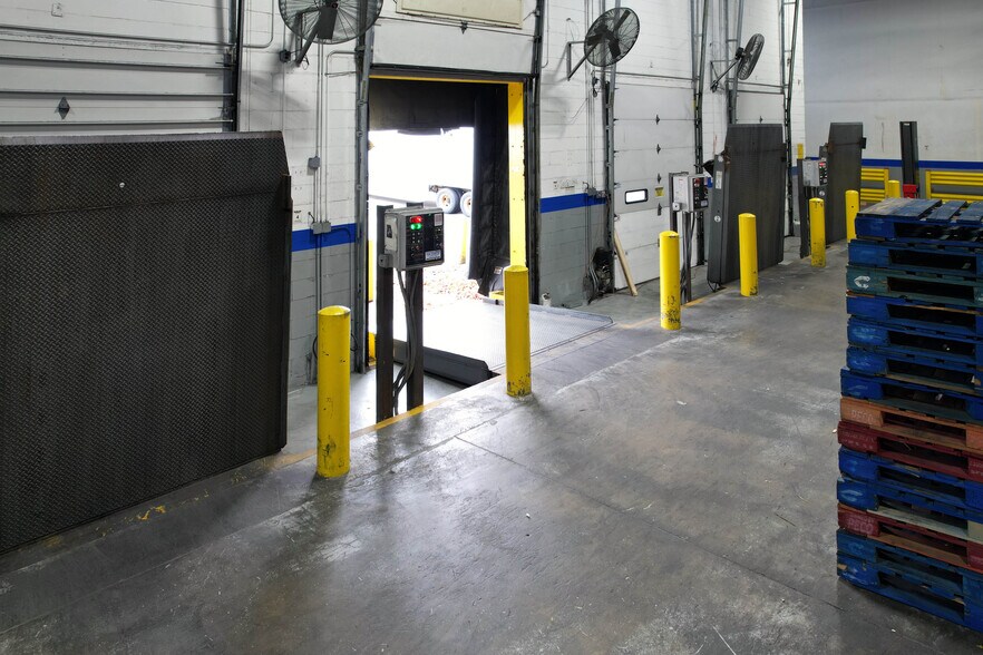 More Photos Of 17-09 Zink Pl, Fair Lawn Manufacturing For Lease