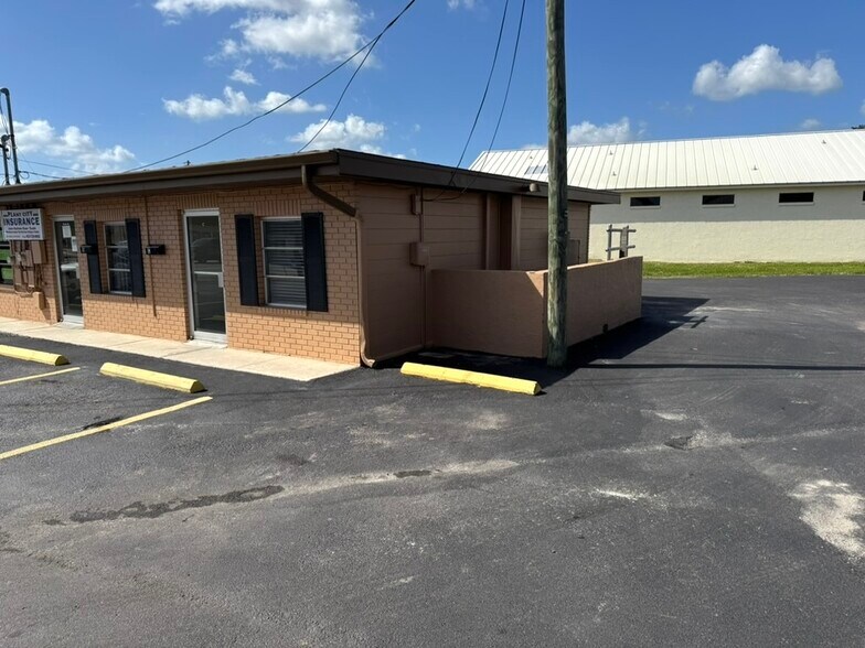 More Photos Of 1804 W Baker St, Plant City Office For Lease