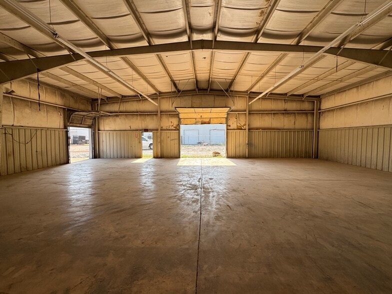 More Photos Of 2454 N Fayetteville St, Asheboro Warehouse For Lease