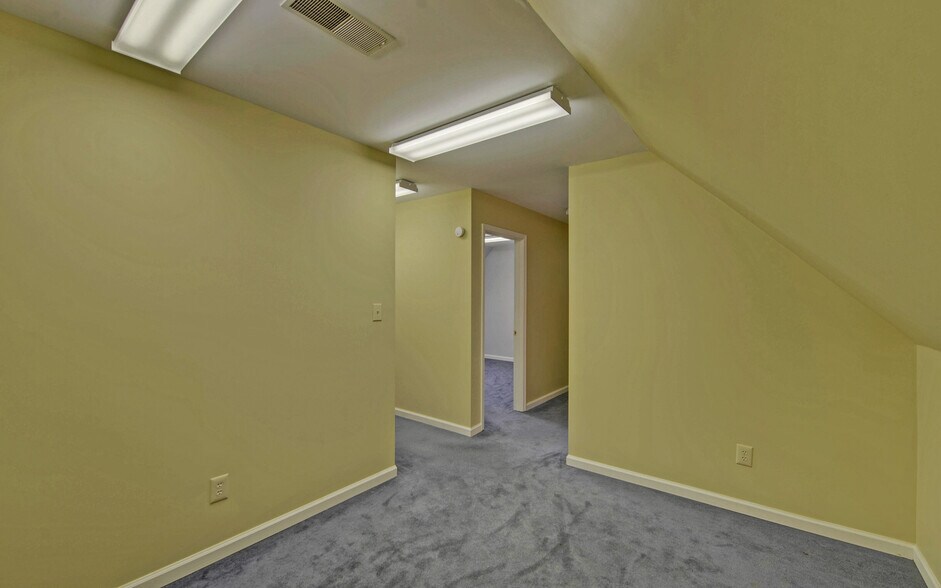 More Photos Of 131 W Savannah St, Toccoa Office For Lease