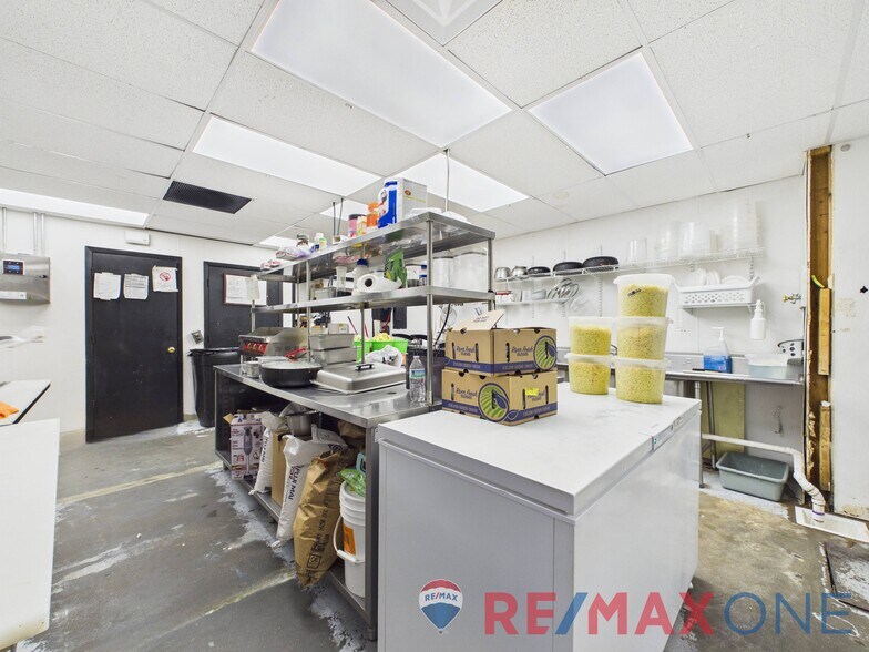 More Photos Of 108 W Kansas Ave, Garden City Office For Sale