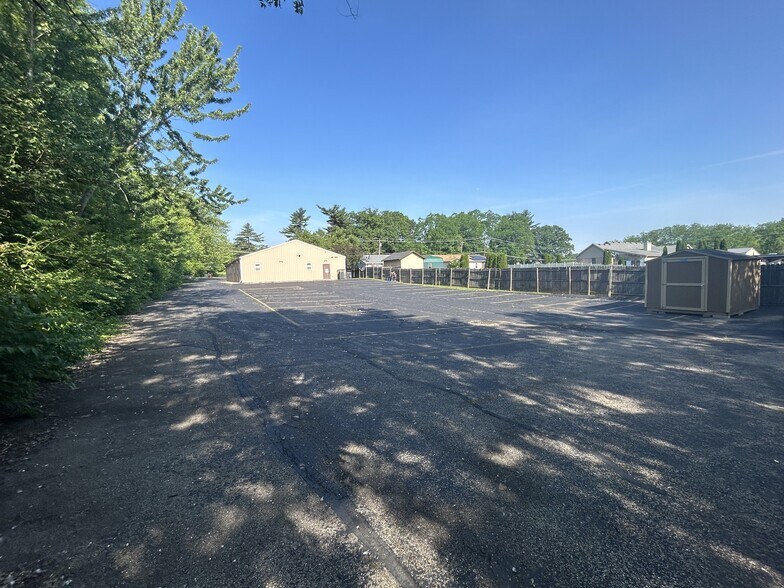 More Photos Of 10456 Pippin Rd, Cincinnati Office For Sale