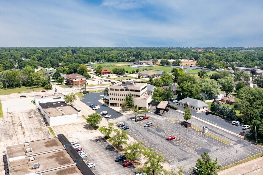 More Photos Of 1100 W Glen Ave, Peoria Office For Lease