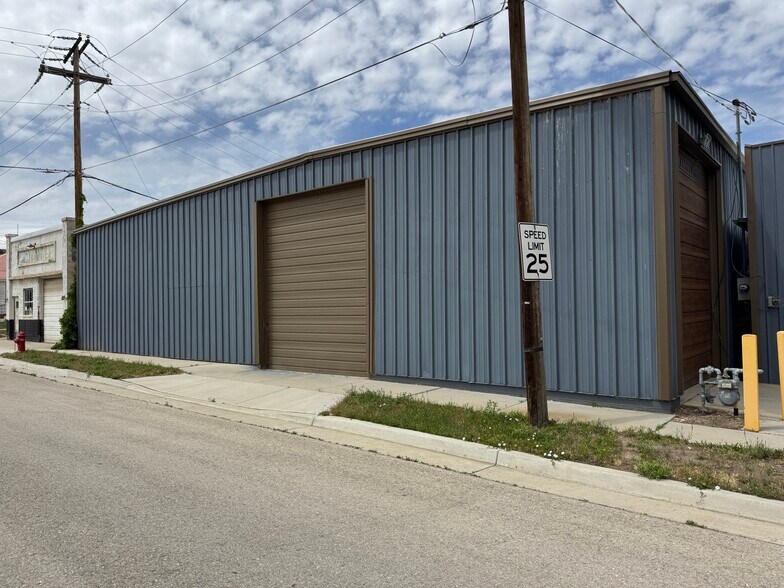 More Photos Of 435 N Main St, Helper Warehouse For Sale