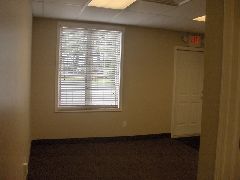 More Photos Of 1701 Mentor Ave, Painesville Medical For Lease