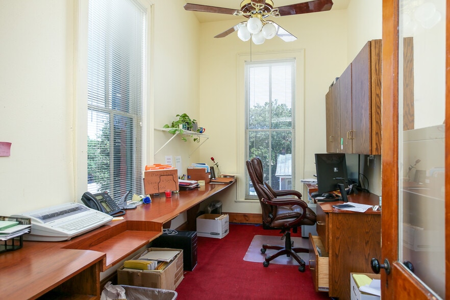 More Photos Of 635 S Presa St, San Antonio Storefront Retail Office For Sale