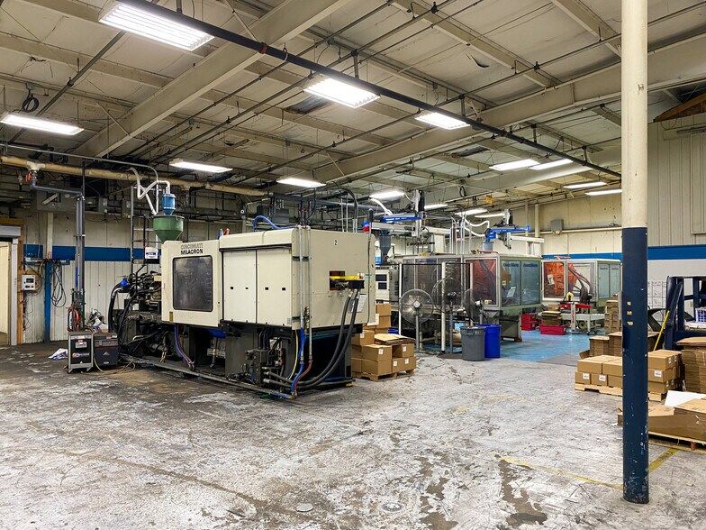 More Photos Of 101 Juneau & 301 2nd St, Elroy Industrial For Sale