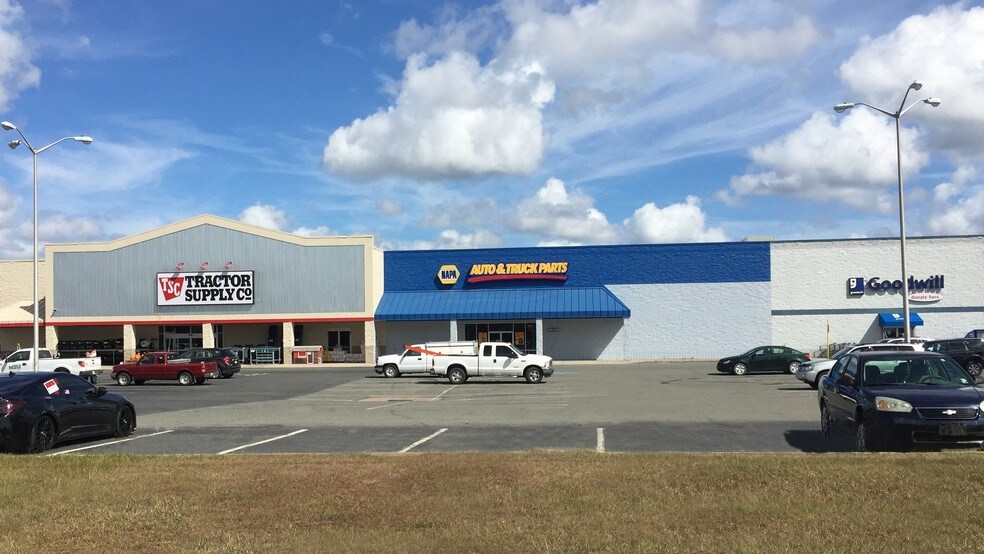 Primary Photo Of 1111 Boone St, Leesville Freestanding For Sale