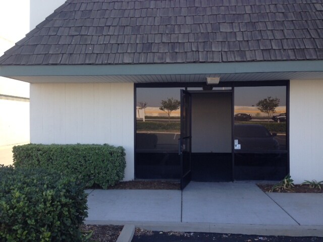 More Photos Of 6682-6700 Van Buren Blvd, Riverside Light Distribution For Lease