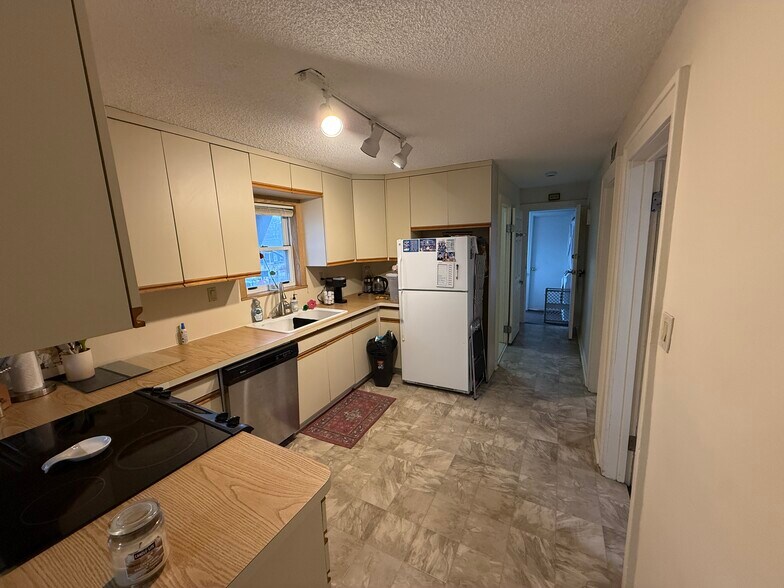 More Photos Of , Madison Heights Unknown For Sale