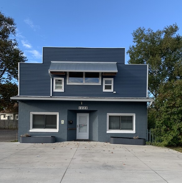 Primary Photo Of 1222 Water St, Port Huron Storefront Retail Residential For Lease