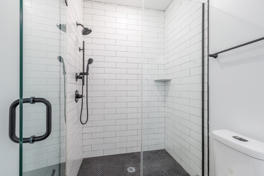More Photos Of 85 E Sharpnack St, Philadelphia Apartments For Sale