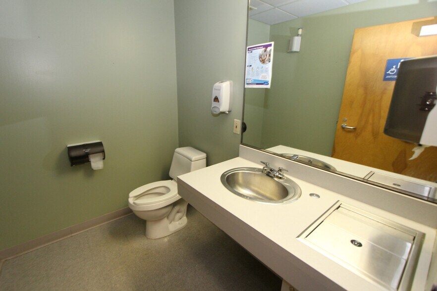 More Photos Of 131 Orchard Park Rd, West Seneca Office For Sale