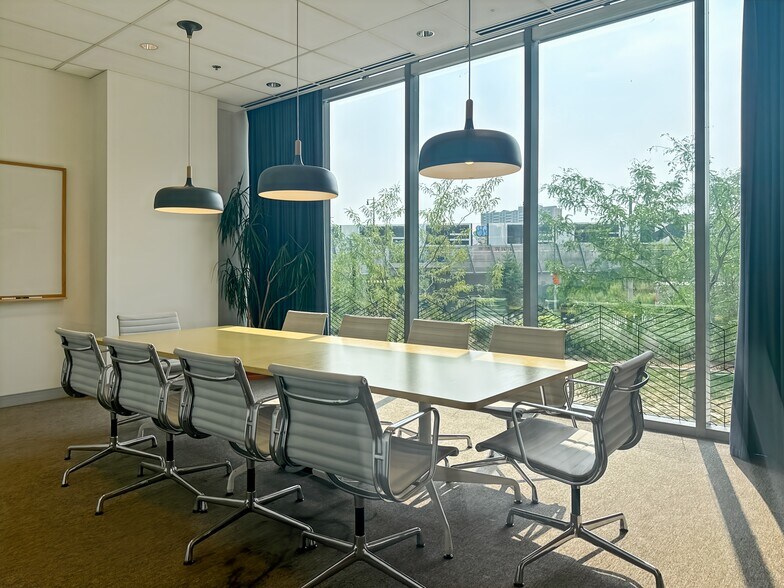 More Photos Of 11 Peel Ave, Toronto Coworking Space