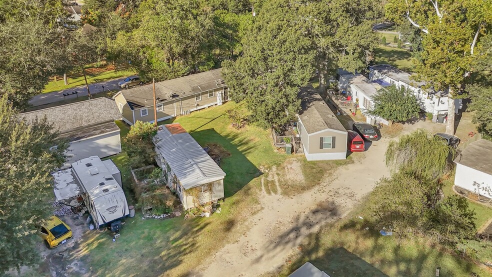 More Photos Of 404 W 3rd St, League City Manufactured Housing Mobile Home Park For Sale