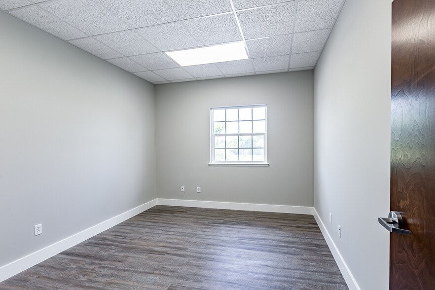 More Photos Of 1500 E Venice Ave, Venice Office For Lease