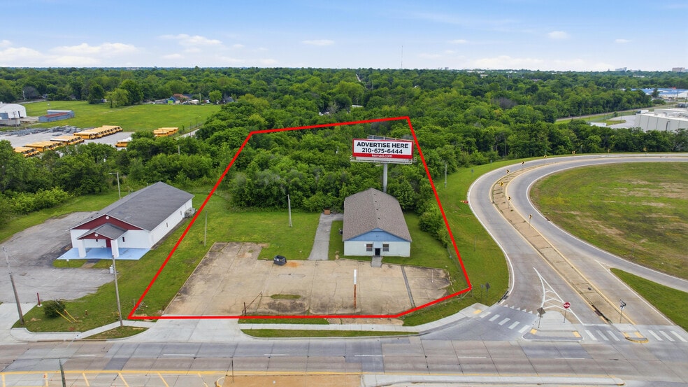 Primary Photo Of 2604 E Apache St, Tulsa Auto Repair For Sale