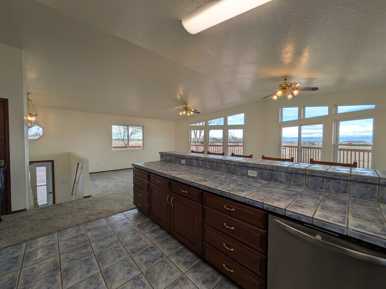 More Photos Of 15507 County Road 10, Fort Lupton Flex For Lease