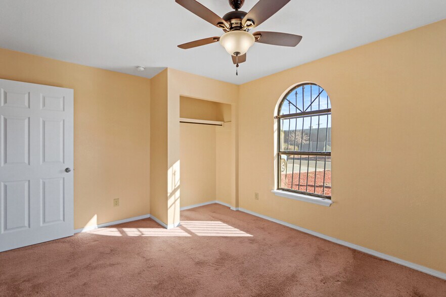 More Photos Of 5200 Doniphan Dr, El Paso Bar For Sale