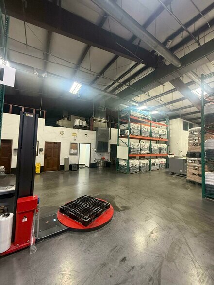 More Photos Of 127 River Bend Dr, Sevierville Warehouse For Lease